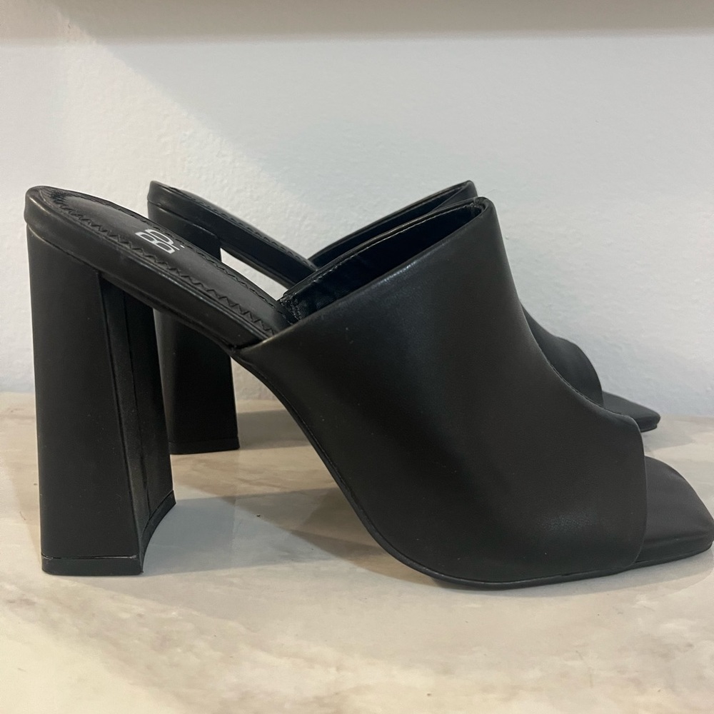 Black block heel open toe leather mule